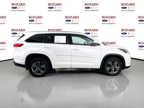 Used 2017 Toyota Highlander Limited Platinum image 9