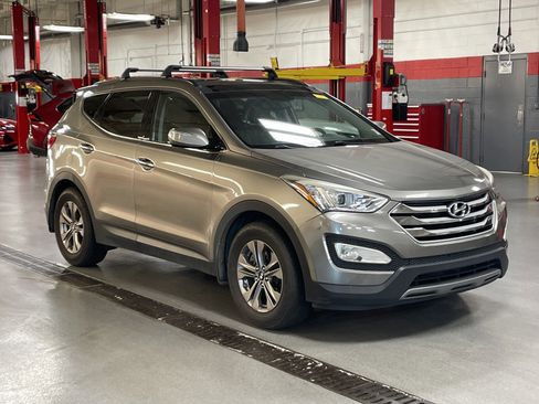 Used 2015 Hyundai Santa Fe Sport w/ Option Group 04 FWD image 2