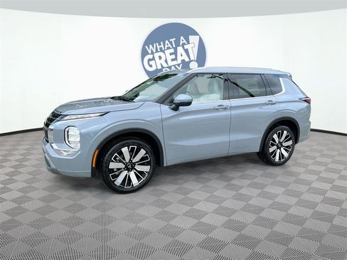 New 2025 Mitsubishi Outlander SEL image 3