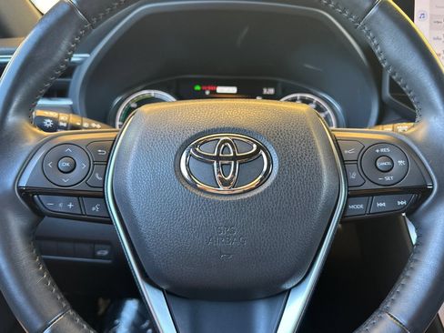 Certified 2023 Toyota Venza XLE AWD/4WD image 28