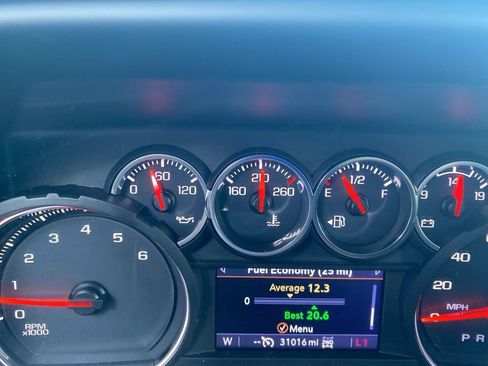 Used 2022 Chevrolet Silverado 2500 LT w/ Convenience Package image 16