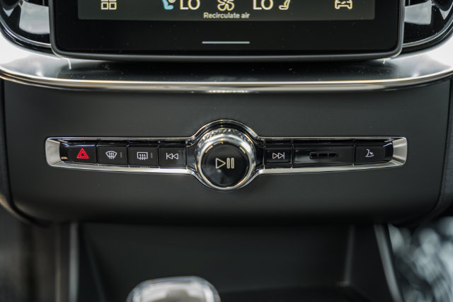 New 2026 Volvo XC90 T8 Ultra w/ Protection Package Premier AWD/4WD image 24