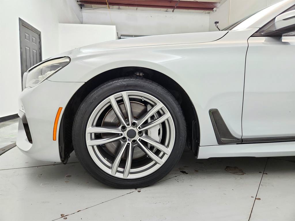 Used 2016 BMW 750i xDrive AWD/4WD image 32