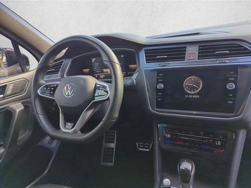 Used 2022 Volkswagen Tiguan SE R-Line image 28