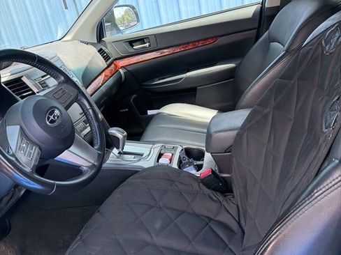 Used 2011 Subaru Outback 2.5i Limited w/ Popular Equipment Group 2A AWD/4WD image 4