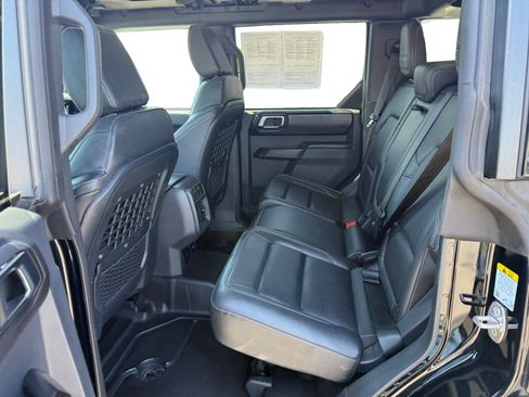 Certified 2025 Ford Bronco Badlands AWD/4WD image 16