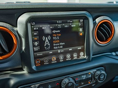 Used 2021 Jeep Gladiator Mojave AWD/4WD image 26