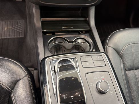 Used 2019 Mercedes-Benz GLS 450 4MATIC image 17