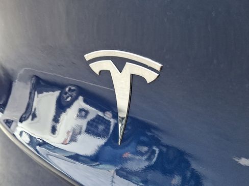 Used 2022 Tesla Model Y Long Range image 29