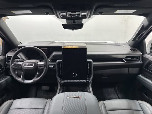 Used 2026 GMC Yukon XL AT4 w/ AT4 Premium Package AWD/4WD image 19