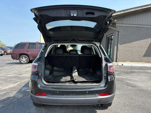 Used 2018 Jeep Compass Limited w/ Navigation Group AWD/4WD image 10