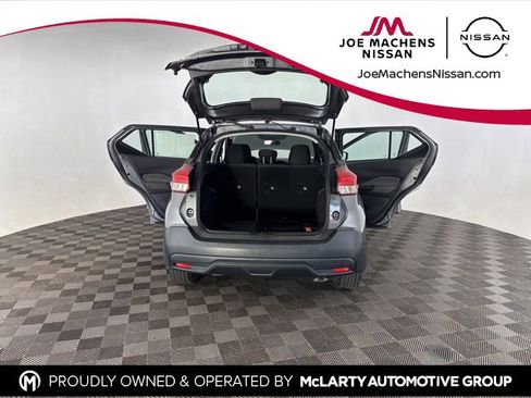 Used 2019 Nissan Kicks S image 15