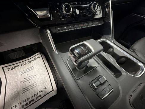 Used 2024 GMC Sierra 1500 Denali image 16