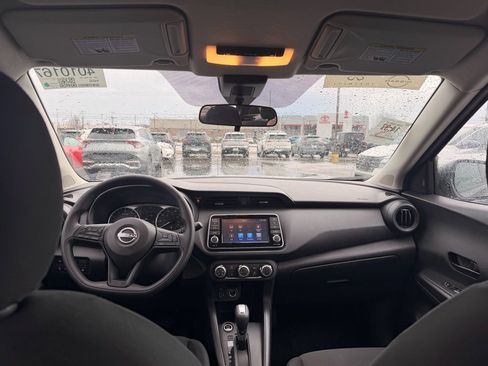 Used 2024 Nissan Kicks S image 8