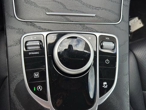 Used 2019 Mercedes-Benz GLC 300 4MATIC image 24