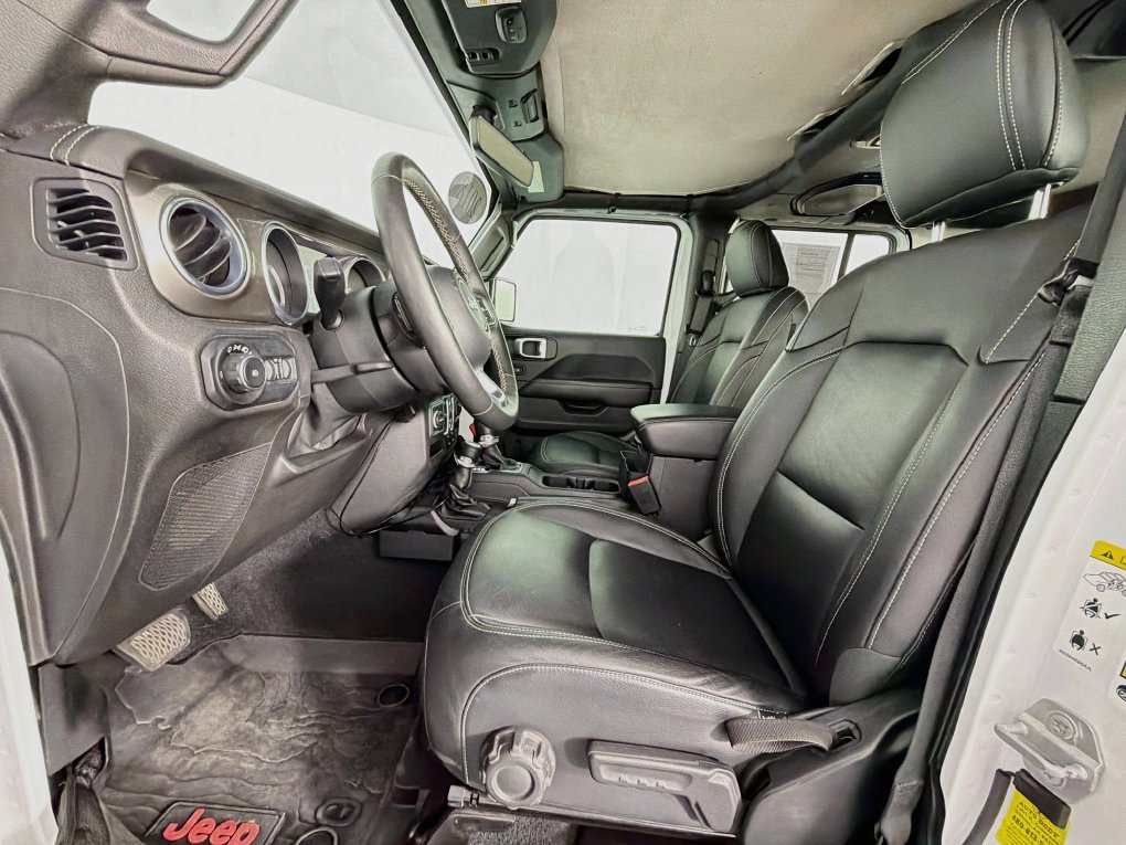 Used 2018 Jeep Wrangler Unlimited Sahara AWD/4WD image 12