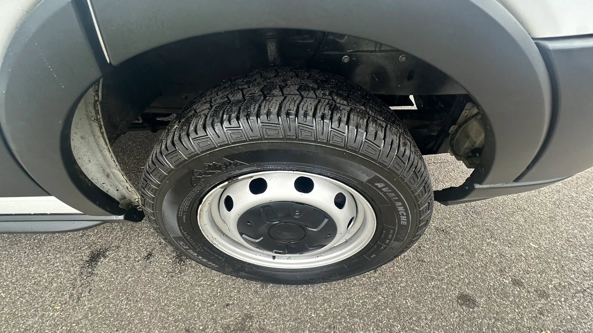 Used 2019 Ford Transit 250 130 Low Roof RWD image 12