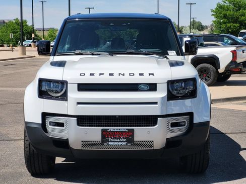 Used 2023 Land Rover Defender 110 SE AWD/4WD image 9