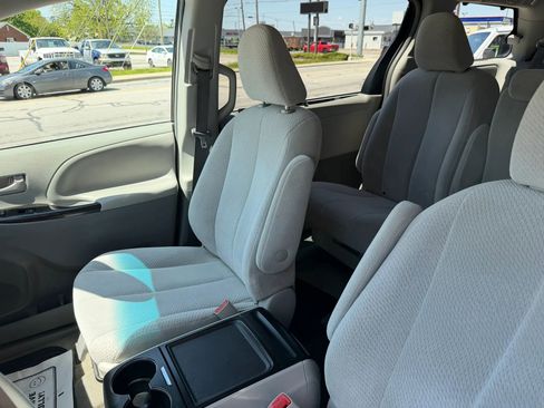 Used 2013 Toyota Sienna LE FWD image 16