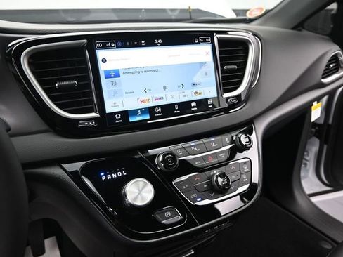 New 2025 Chrysler Voyager LX image 35