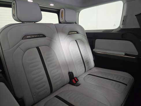 Used 2023 Rivian R1S Adventure AWD/4WD image 25