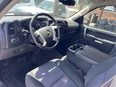 Used 2013 Chevrolet Silverado 2500 LT w/ Interior Plus Package AWD/4WD image 9