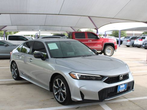 Used 2025 Honda Civic Sport image 8