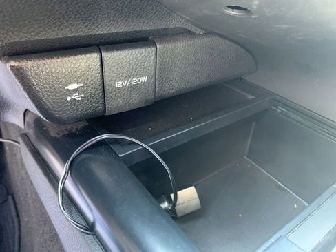 Used 2019 Toyota Camry LE image 29