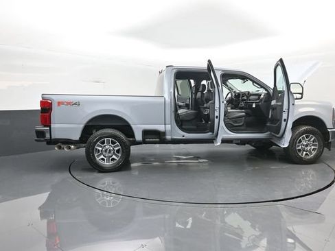 Used 2026 Ford F250 Lariat w/ FX4 Off-Road Package AWD/4WD image 32