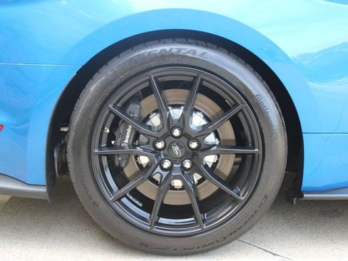 Used 2020 Ford Mustang Shelby GT350 w/ Technology Package RWD image 31