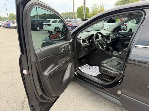 Used 2017 GMC Acadia SLT AWD/4WD image 16