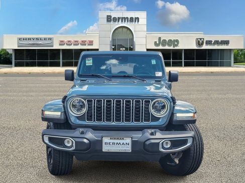 Certified 2025 Jeep Wrangler Unlimited Sahara AWD/4WD image 6