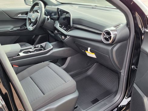 New 2026 Chevrolet Equinox LT w/ Safety and Technology Package FWD image 9