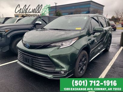 Used 2025 Toyota Sienna XLE Woodland Edition
