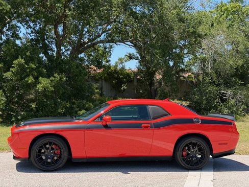 Used 2017 Dodge Challenger SXT Plus image 2