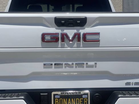 New 2026 GMC Sierra 2500 Denali w/ Denali Reserve Package AWD/4WD image 32