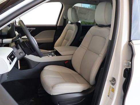 New 2025 Lincoln Aviator 2WD w/ Equipment Group 101A image 13