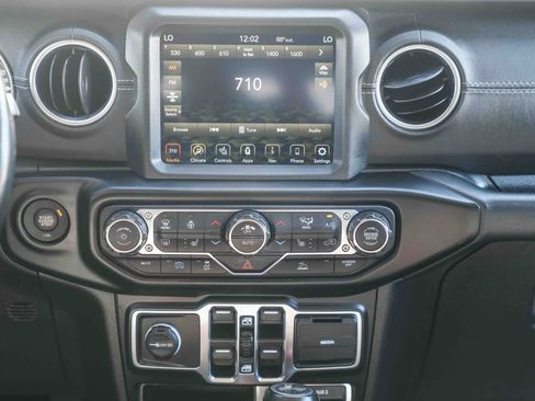 Used 2021 Jeep Wrangler Unlimited Sahara w/ Cold Weather Group image 13