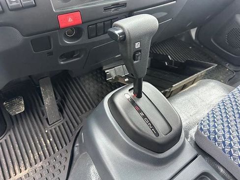 Used 2023 Chevrolet Low Cab Forward 5500XD image 17