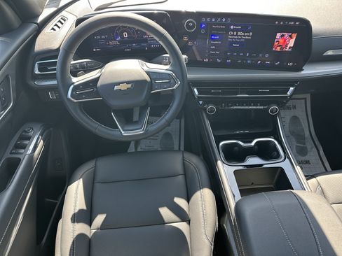 Used 2026 Chevrolet Traverse LT w/ Driver Confidence Package FWD image 23