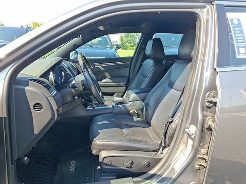 Used 2012 Chrysler 300 C RWD image 14