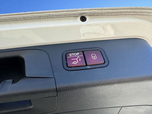 Used 2018 Mercedes-Benz GLC 300 GLC 300 image 23