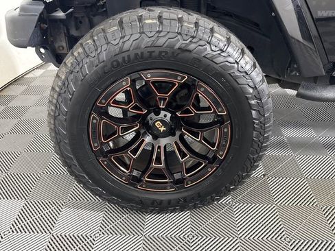 Used 2016 Jeep Wrangler Unlimited Sahara AWD/4WD image 11