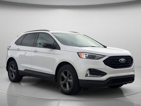 Used 2024 Ford Edge SEL w/ Sport Appearance Package AWD/4WD image 2