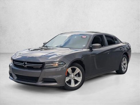 Used 2015 Dodge Charger SE w/ Sport Appearance Group image 1