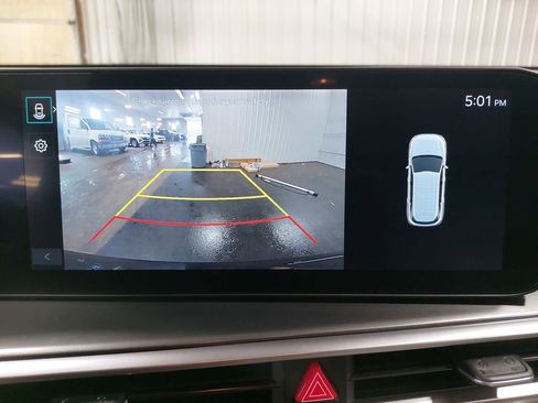 Used 2025 Kia Sorento S FWD image 25