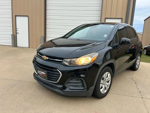 Used 2018 Chevrolet Trax LS w/ LPO, Cargo Package image 8