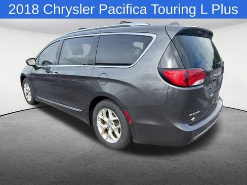 Used 2018 Chrysler Pacifica Touring-L Plus w/ Tire & Wheel Group FWD image 4