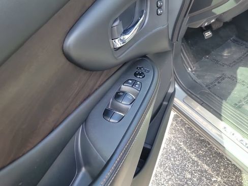 Used 2023 Nissan Murano Platinum w/ Cargo Package FWD image 17