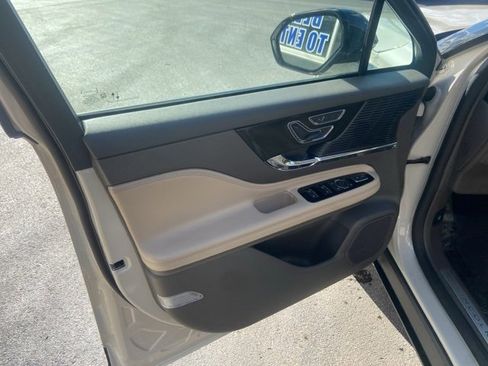 Used 2022 Lincoln Corsair AWD w/ Equipment Group 101A image 11